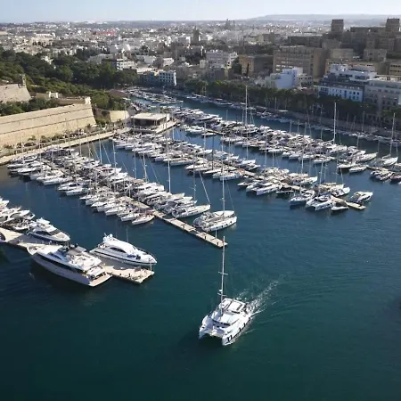 Spacious 1br Retreat Overlooking Marina * Msida