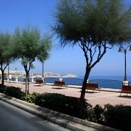 Lägenhet Spacious 1br Retreat Overlooking Marina *